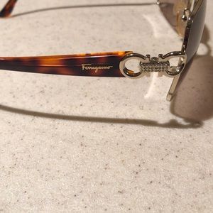 SALVATORE FERRAGAMO sunglasses